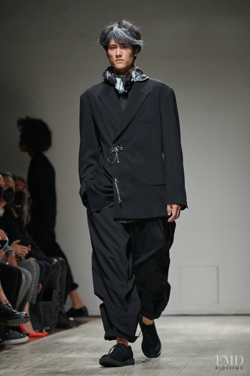 Yohji Yamamoto fashion show for Spring/Summer 2023