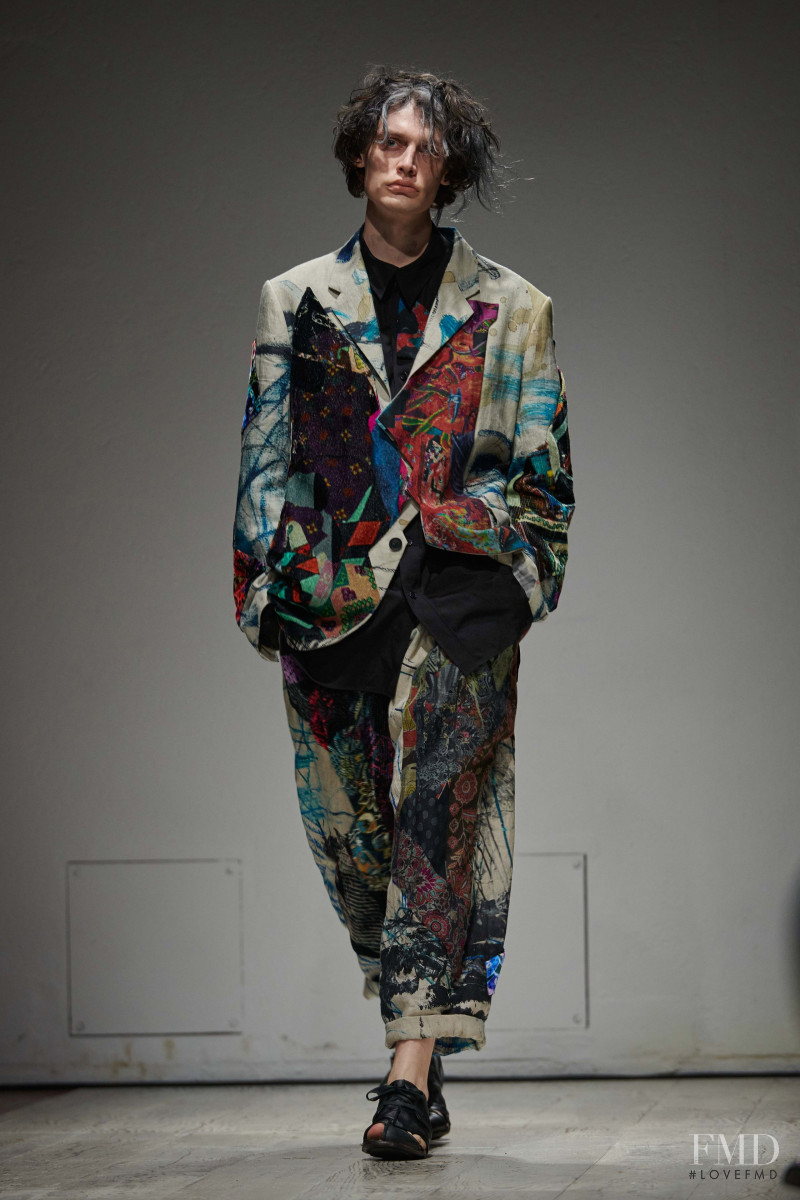 Yohji Yamamoto fashion show for Spring/Summer 2023