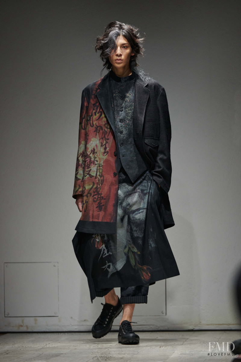 Yohji Yamamoto fashion show for Spring/Summer 2023