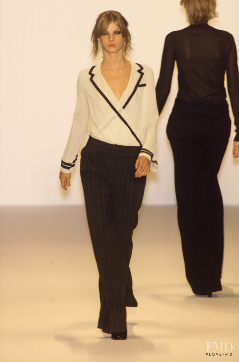 Marc Jacobs fashion show for Autumn/Winter 2001