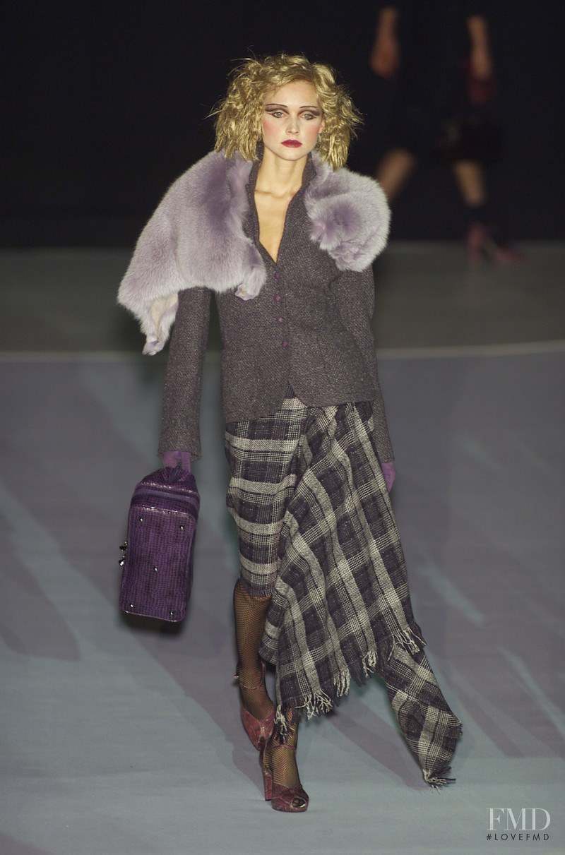 Mariella Burani fashion show for Autumn/Winter 2001