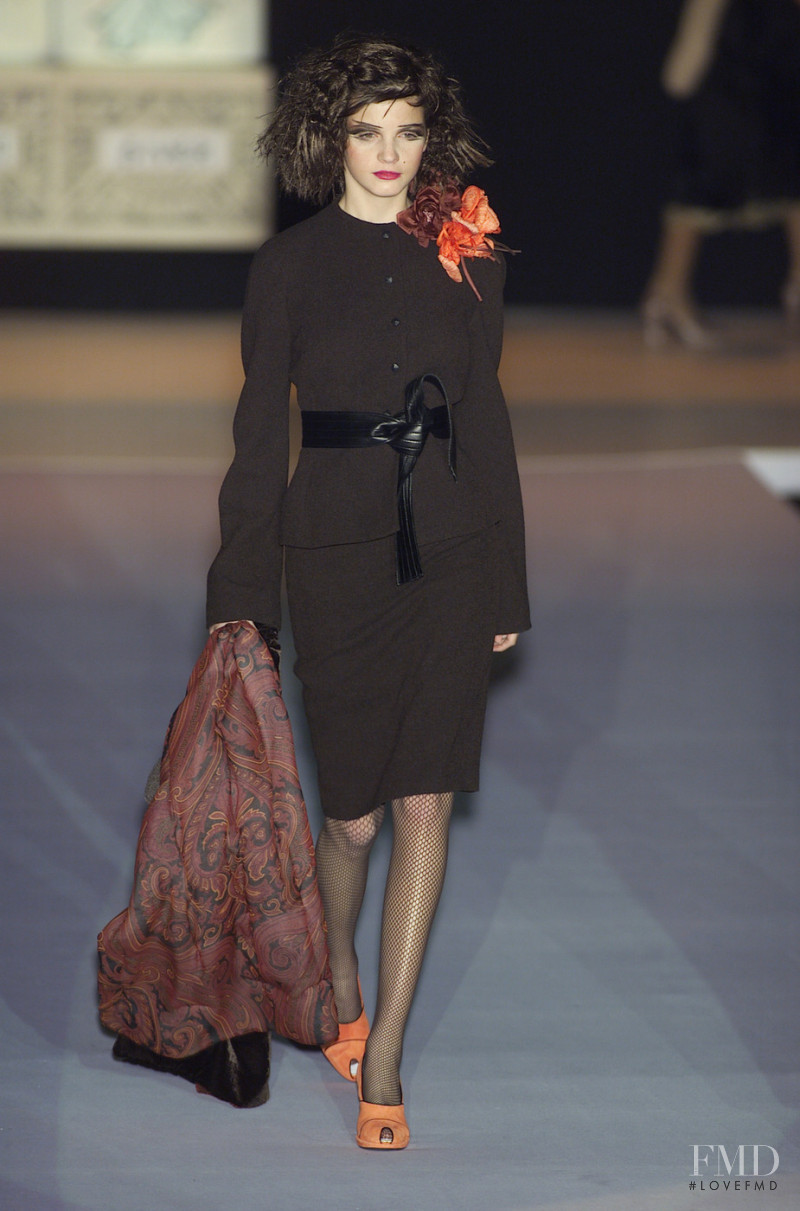 Mariella Burani fashion show for Autumn/Winter 2001