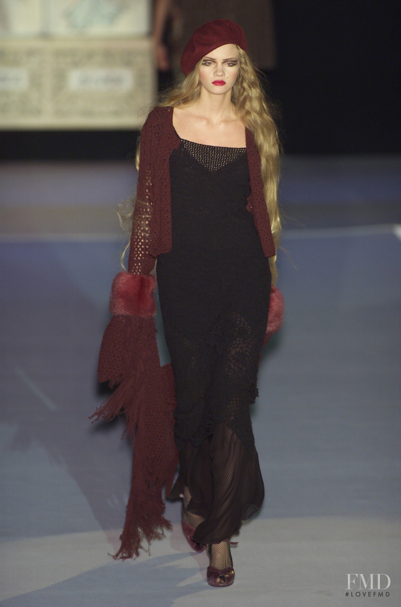 Mariella Burani fashion show for Autumn/Winter 2001