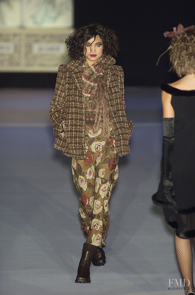 Mariella Burani fashion show for Autumn/Winter 2001