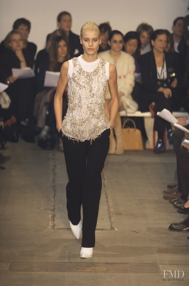 Narciso Rodriguez fashion show for Autumn/Winter 2001