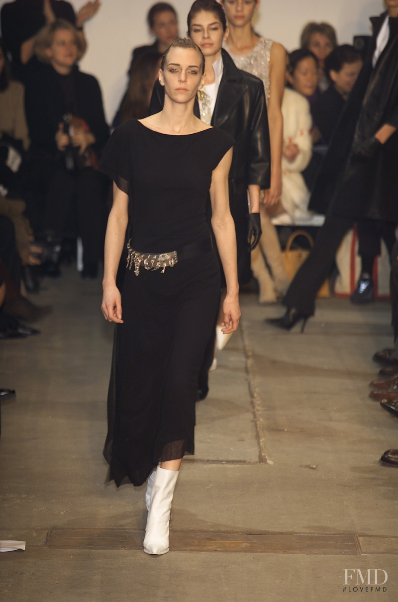 Narciso Rodriguez fashion show for Autumn/Winter 2001