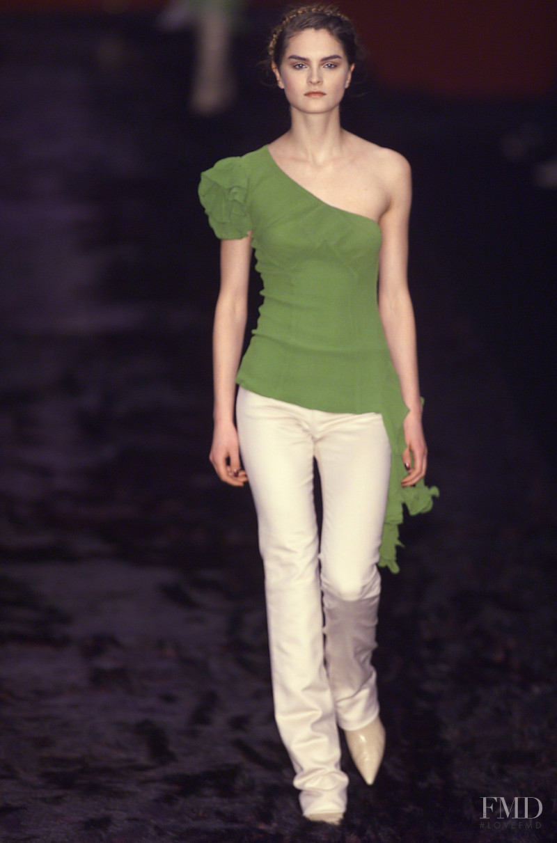 Nina Ricci fashion show for Autumn/Winter 2001