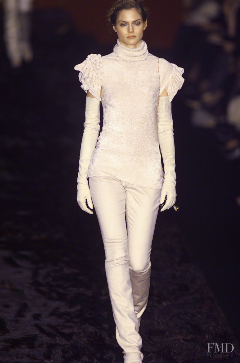 Nina Ricci fashion show for Autumn/Winter 2001