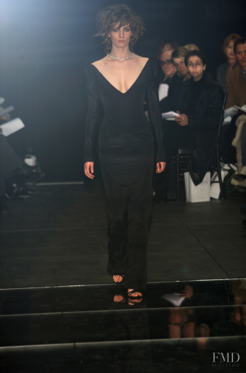 Richard Tyler fashion show for Autumn/Winter 2001