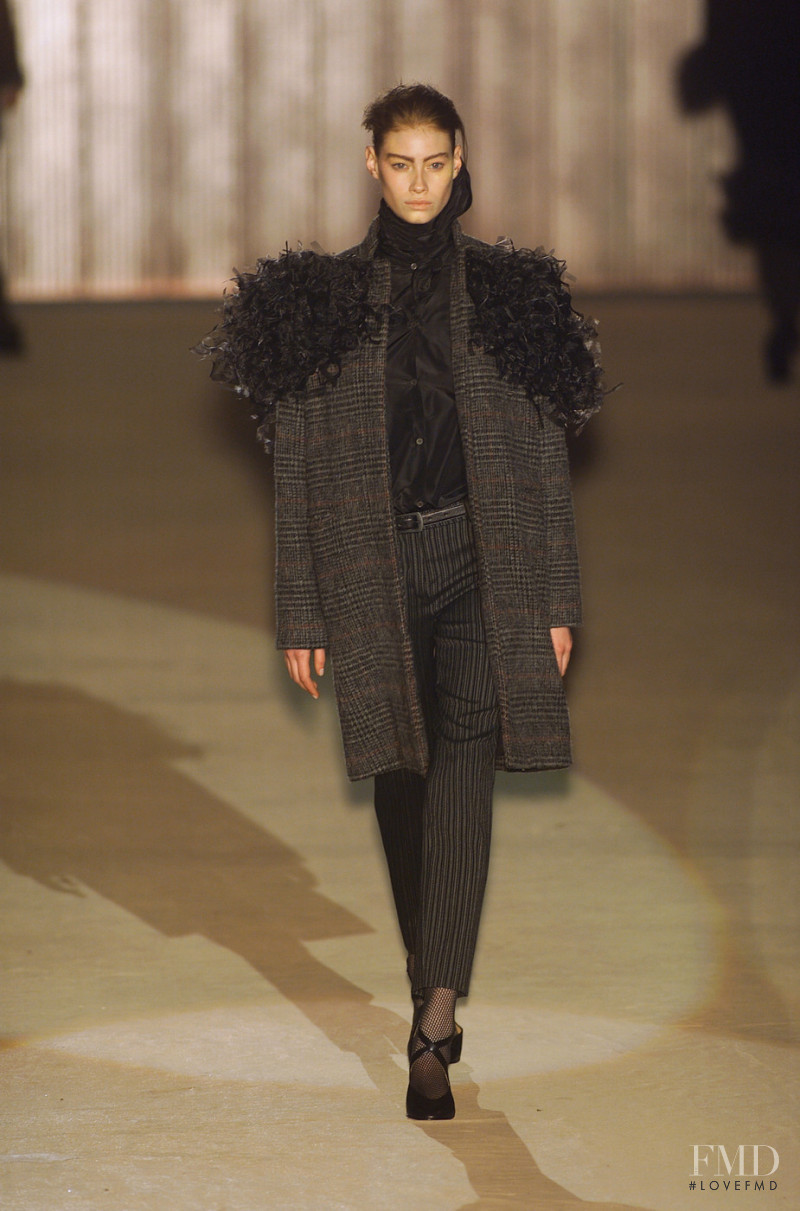 Romeo Gigli fashion show for Autumn/Winter 2001