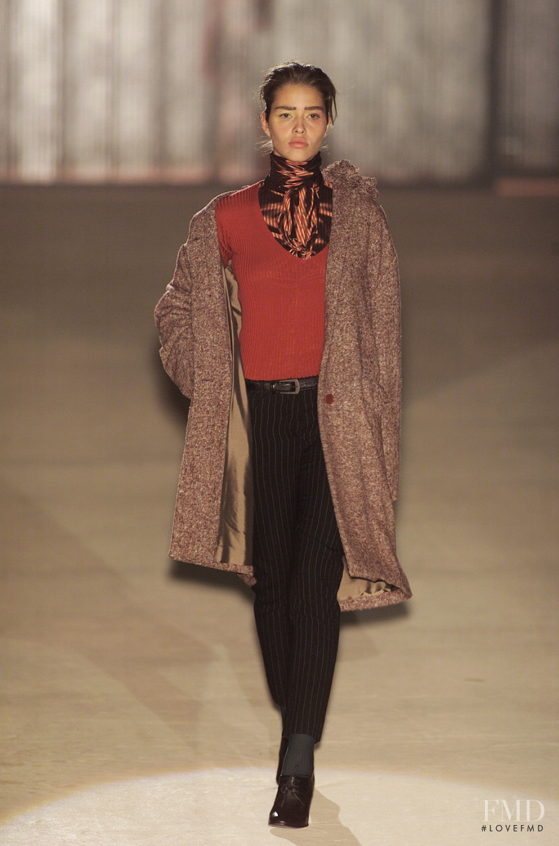 Romeo Gigli fashion show for Autumn/Winter 2001