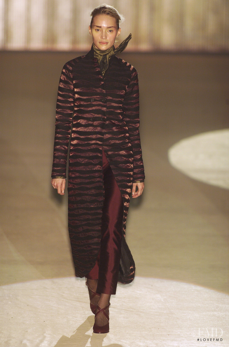 Romeo Gigli fashion show for Autumn/Winter 2001