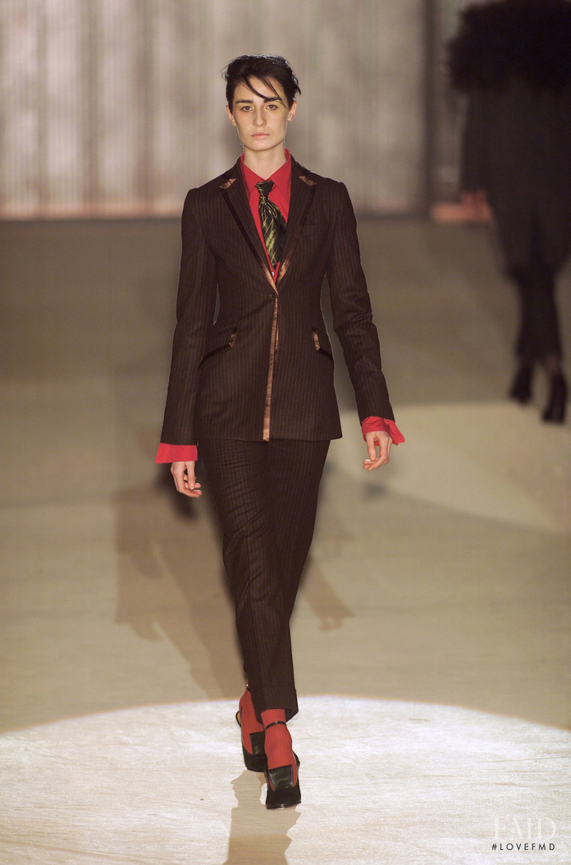 Romeo Gigli fashion show for Autumn/Winter 2001