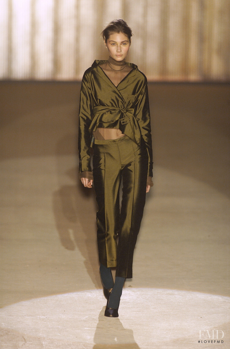 Romeo Gigli fashion show for Autumn/Winter 2001