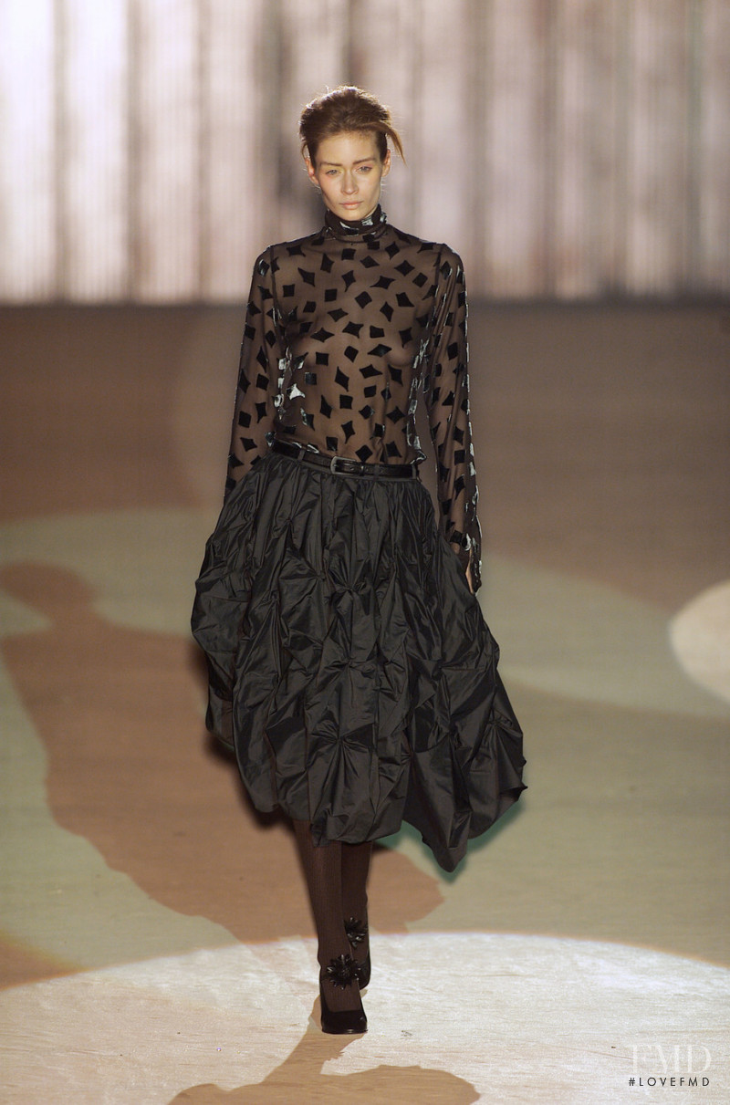 Romeo Gigli fashion show for Autumn/Winter 2001