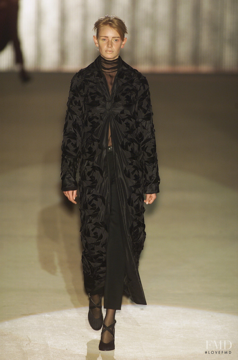 Romeo Gigli fashion show for Autumn/Winter 2001