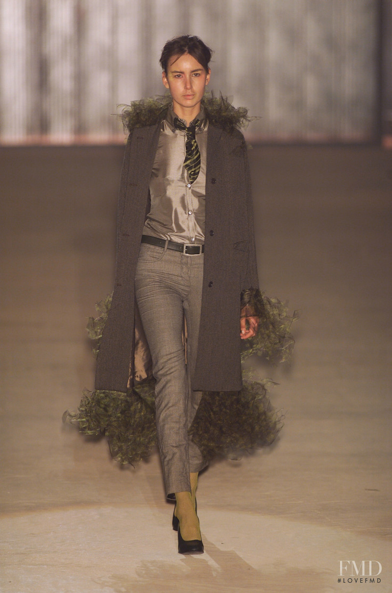 Romeo Gigli fashion show for Autumn/Winter 2001