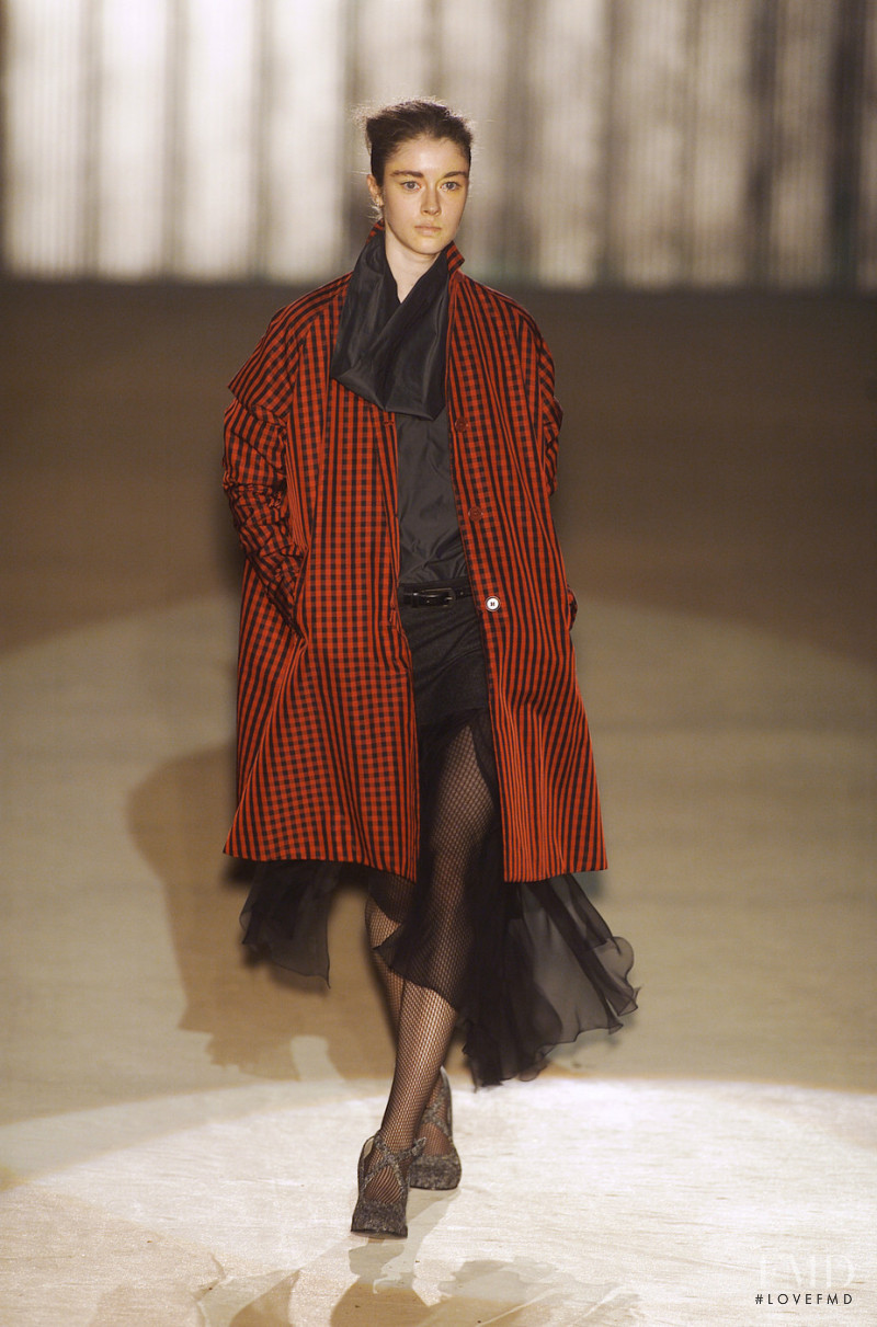 Romeo Gigli fashion show for Autumn/Winter 2001