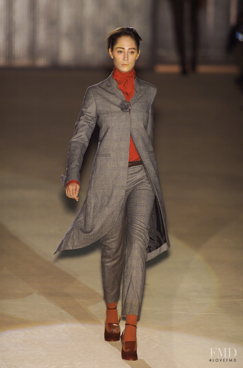 Romeo Gigli fashion show for Autumn/Winter 2001