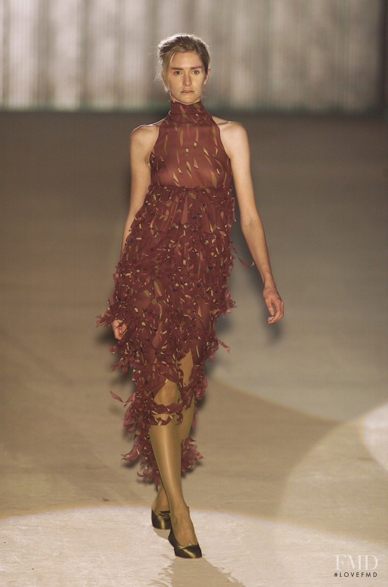 Romeo Gigli fashion show for Autumn/Winter 2001