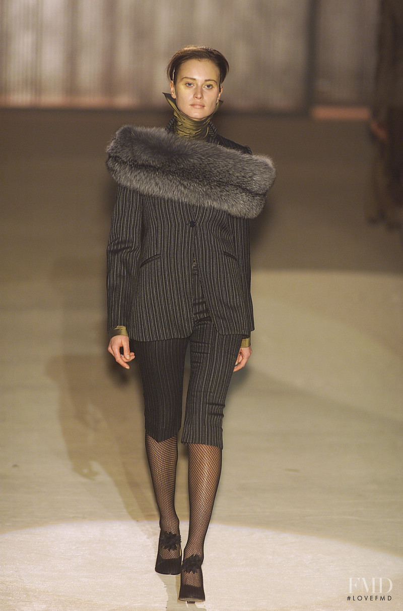 Romeo Gigli fashion show for Autumn/Winter 2001