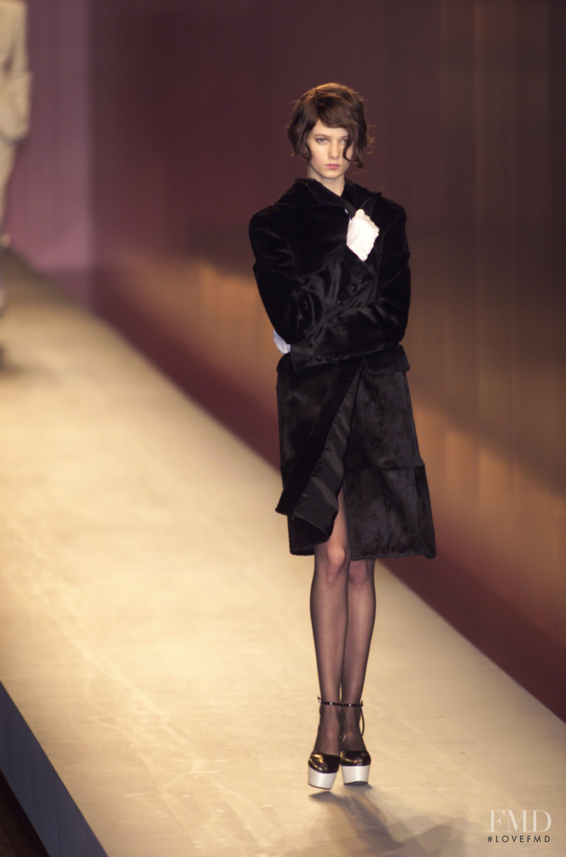 Salvatore Ferragamo fashion show for Autumn/Winter 2001