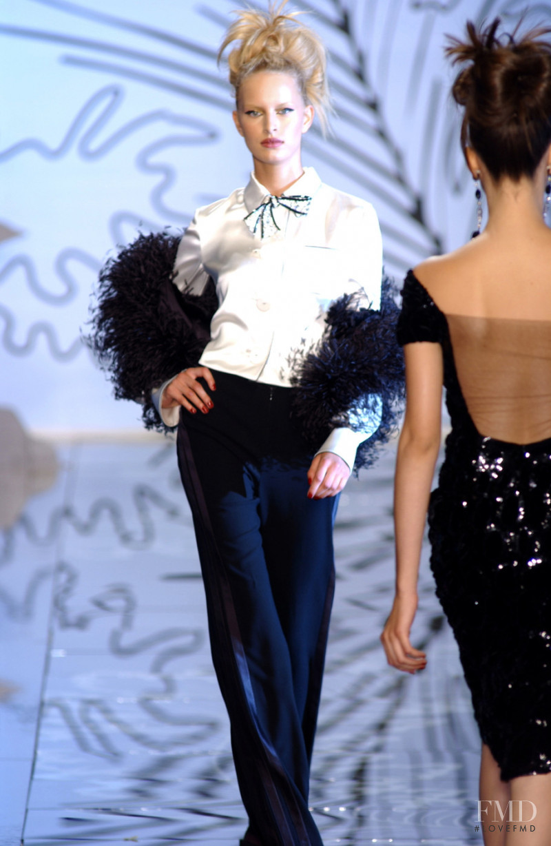Karolina Kurkova featured in  the Valentino Couture fashion show for Autumn/Winter 2001