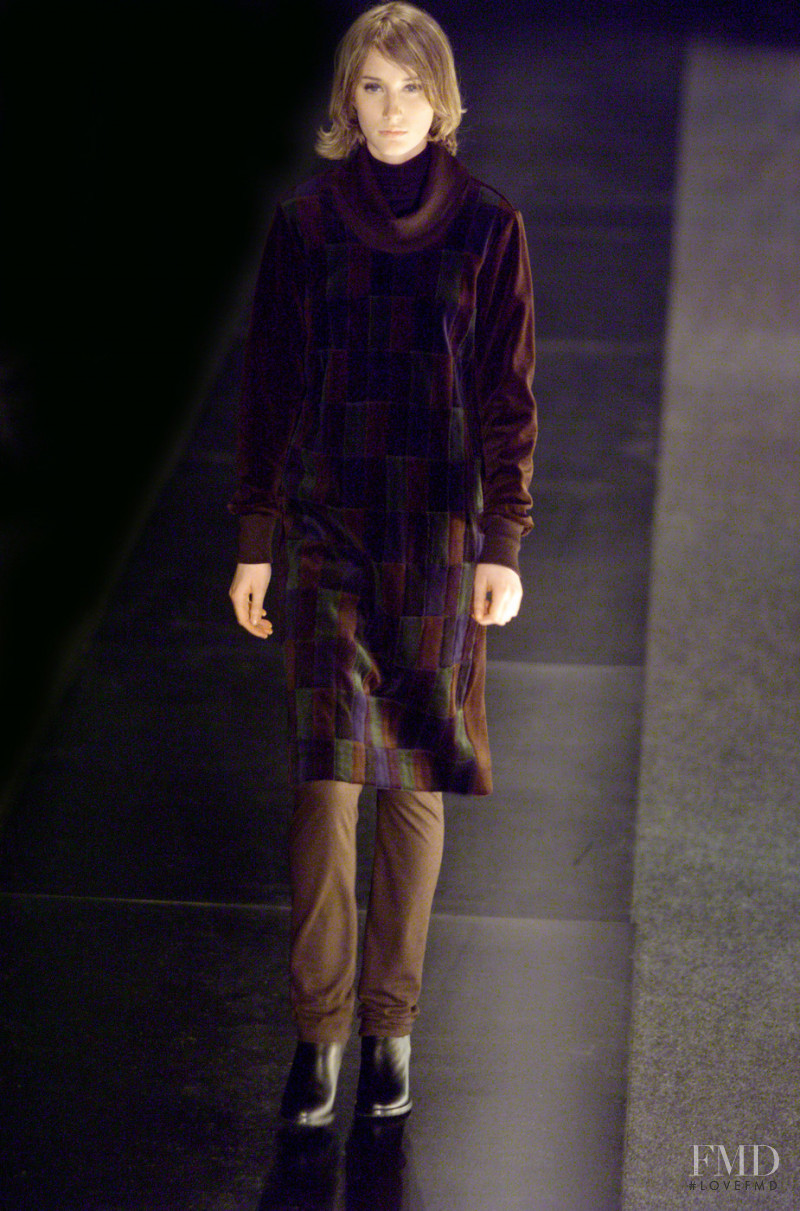 Veronique Branquinho fashion show for Autumn/Winter 2001