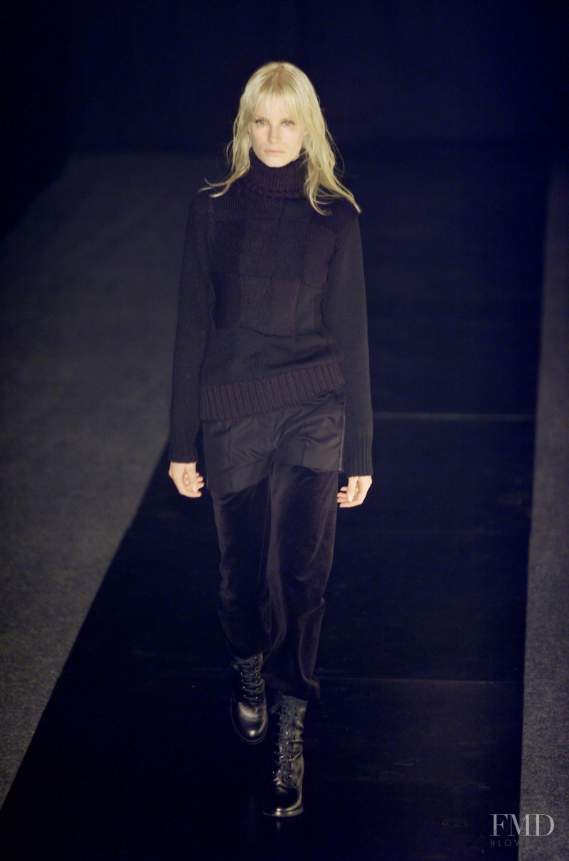 Veronique Branquinho fashion show for Autumn/Winter 2001