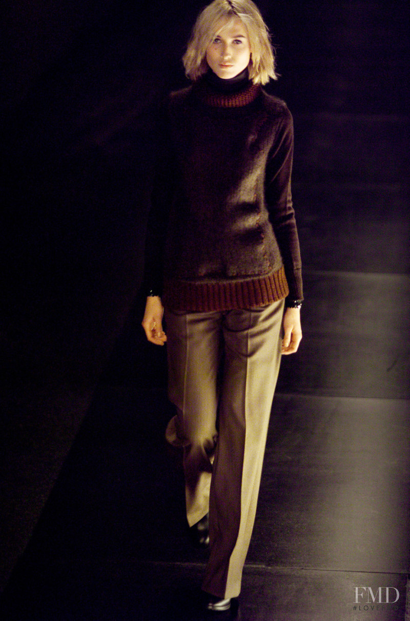 Veronique Branquinho fashion show for Autumn/Winter 2001