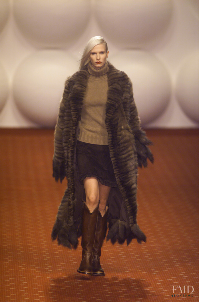 Victor Alfaro fashion show for Autumn/Winter 2001