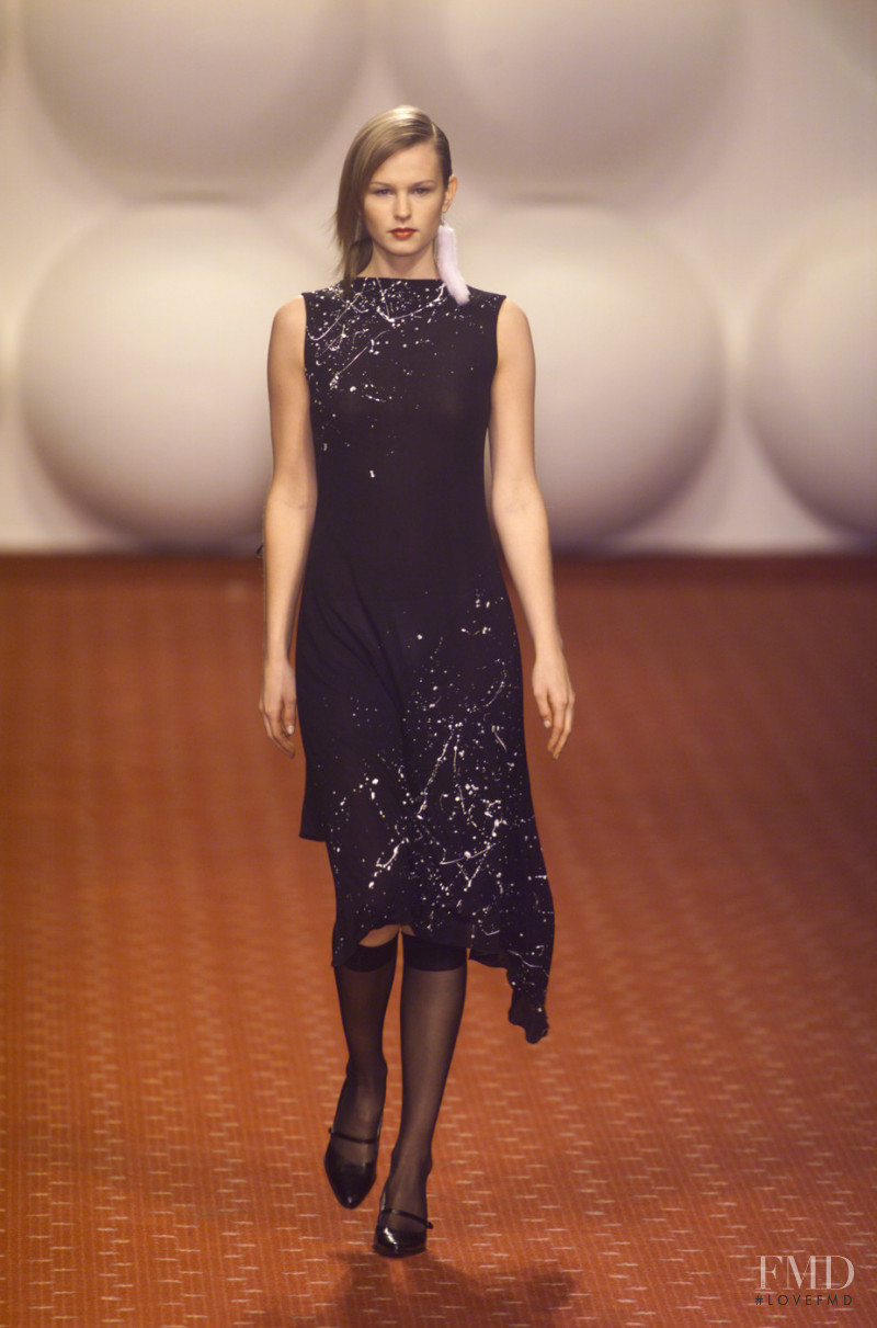 Victor Alfaro fashion show for Autumn/Winter 2001