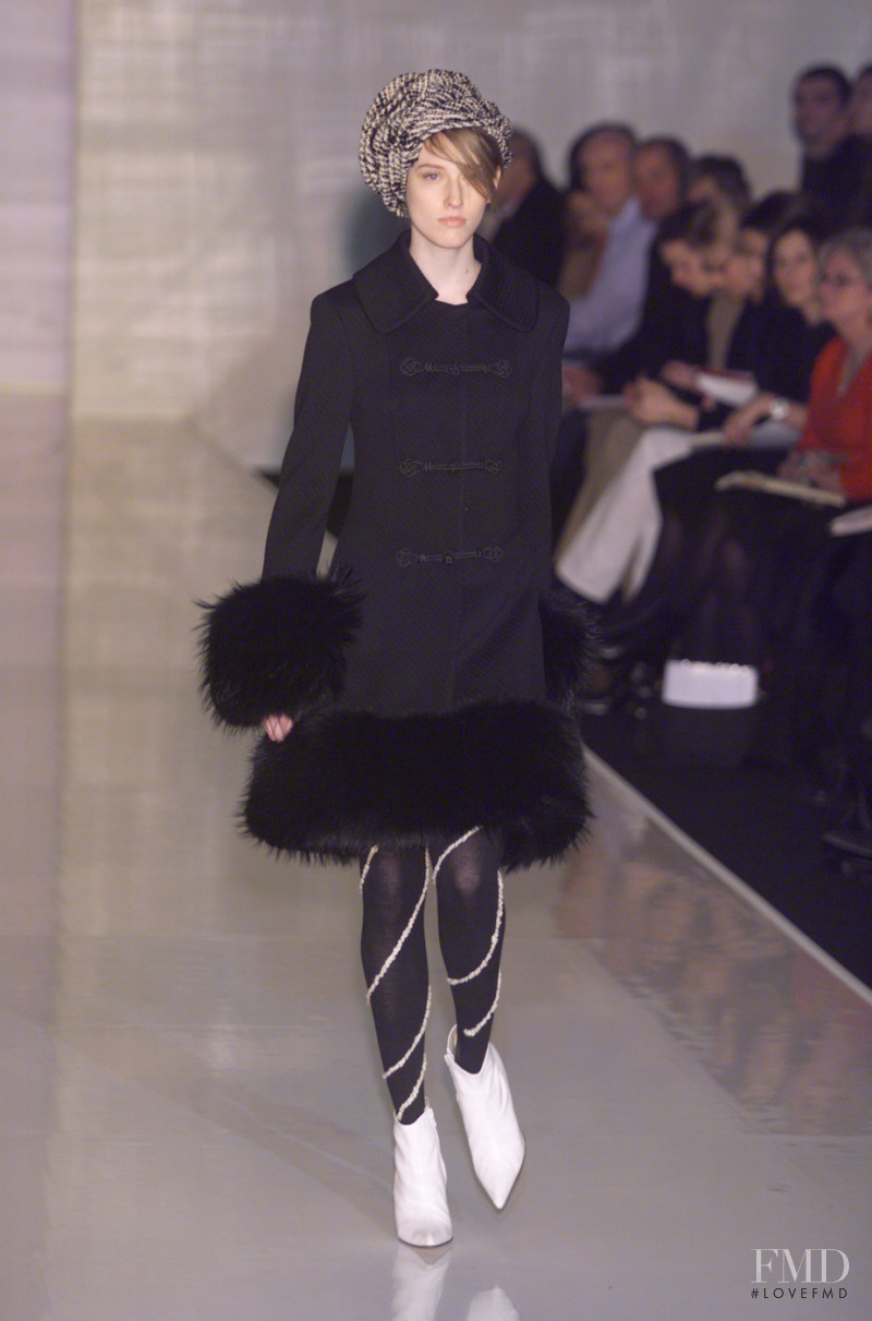 Victor Victoria fashion show for Autumn/Winter 2001