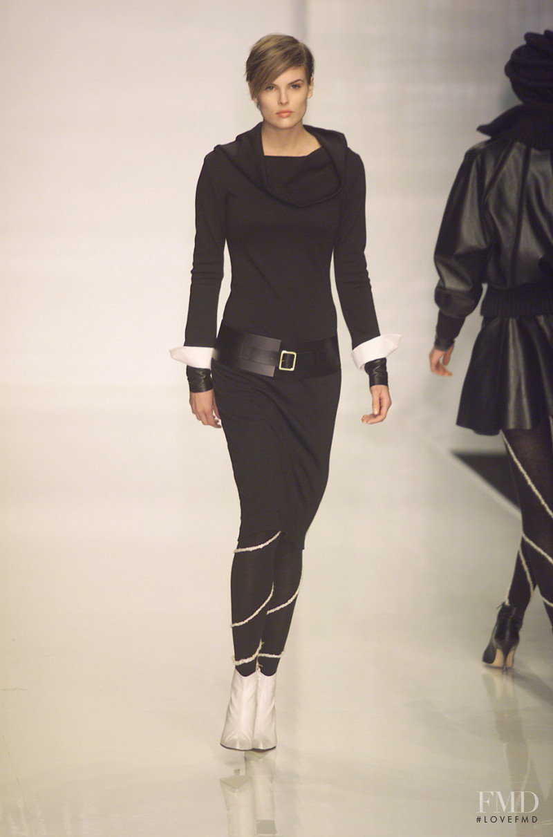 Victor Victoria fashion show for Autumn/Winter 2001