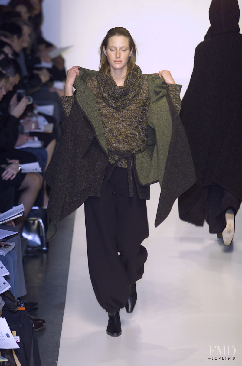 Yeohlee fashion show for Autumn/Winter 2001