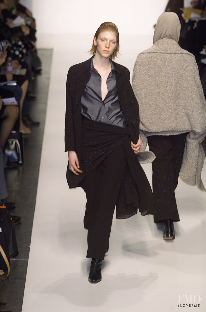 Yeohlee fashion show for Autumn/Winter 2001