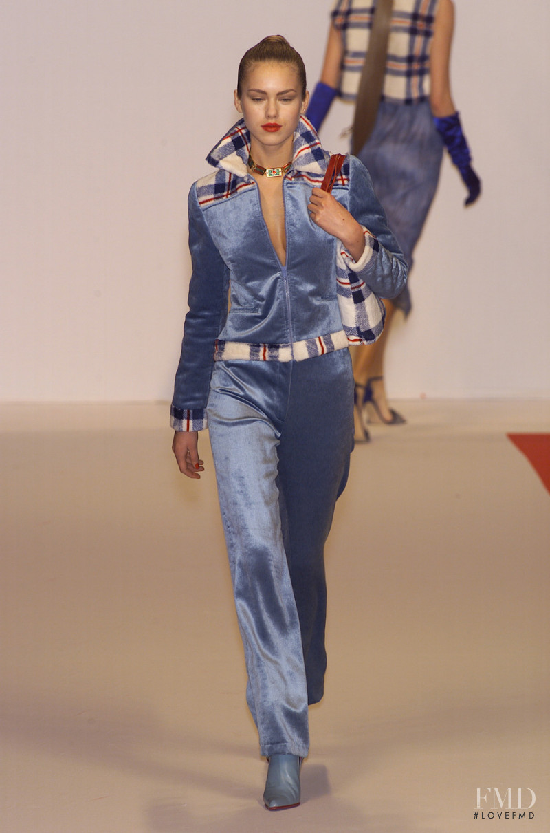 You Young Coveri fashion show for Autumn/Winter 2001