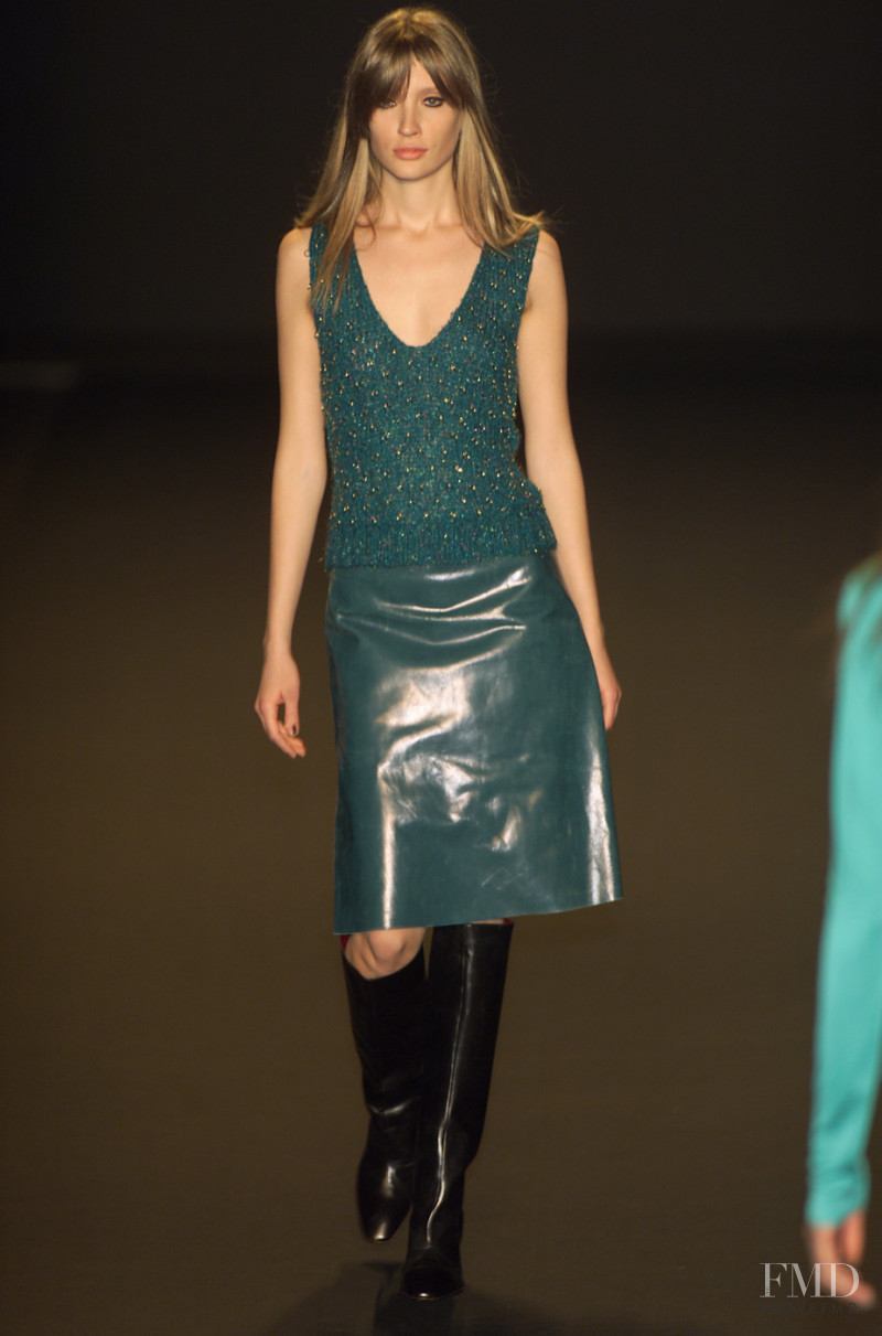 Vivienne Tam fashion show for Autumn/Winter 2001