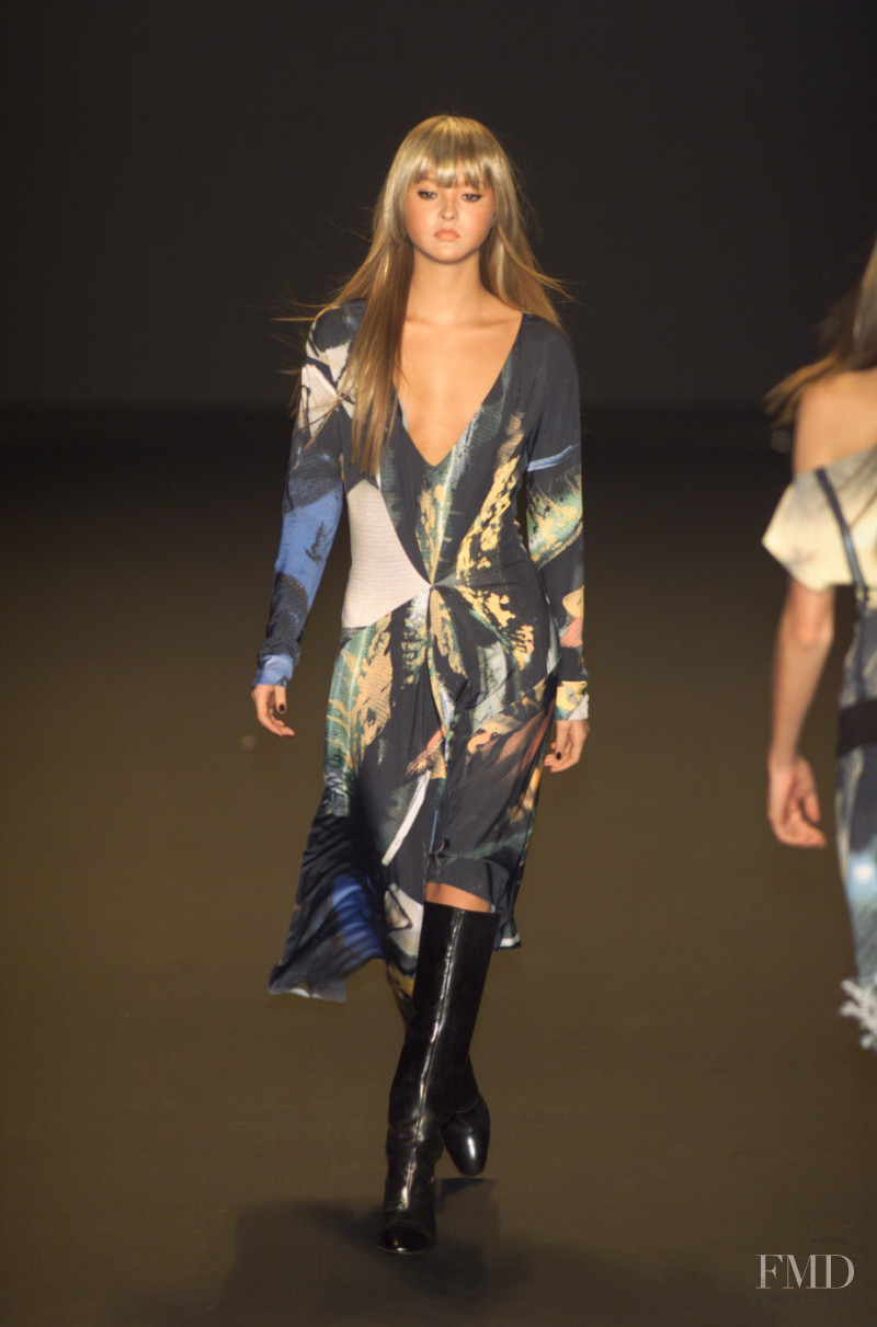 Vivienne Tam fashion show for Autumn/Winter 2001