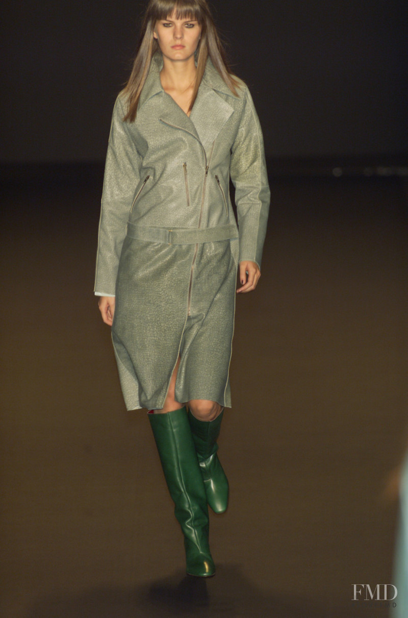 Vivienne Tam fashion show for Autumn/Winter 2001