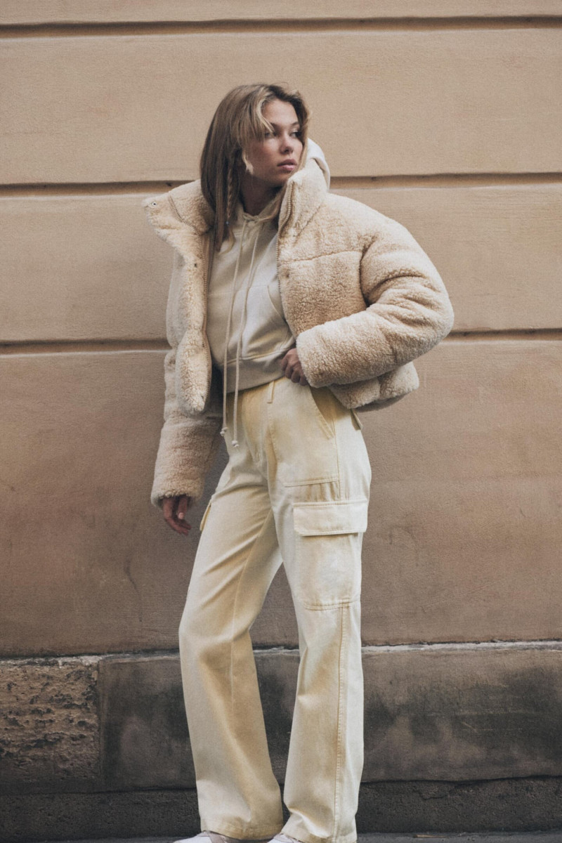 Olivia Taylor featured in  the Zara lookbook for Autumn/Winter 2022