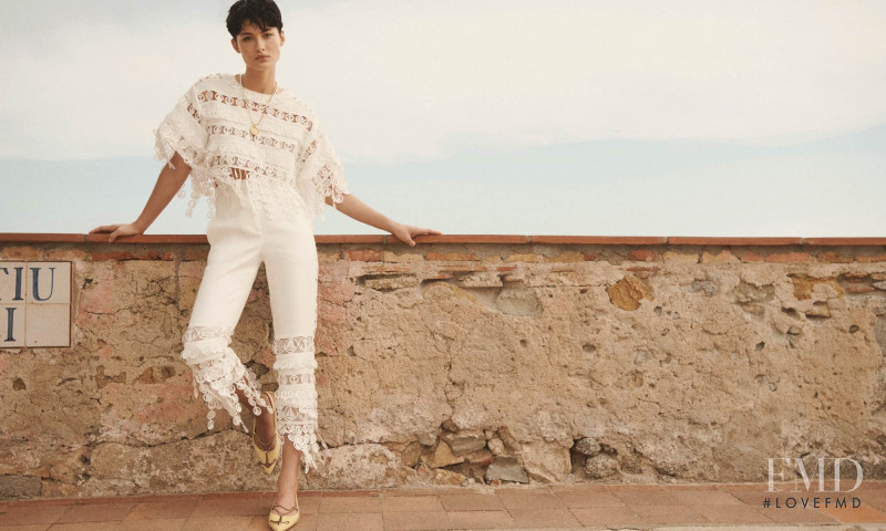 Grace Elizabeth featured in  the Zimmermann High tide advertisement for Resort 2023