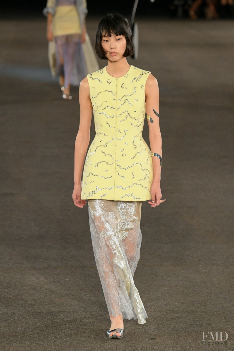 Feng Qisi featured in  the Tory Burch fashion show for Spring/Summer 2023