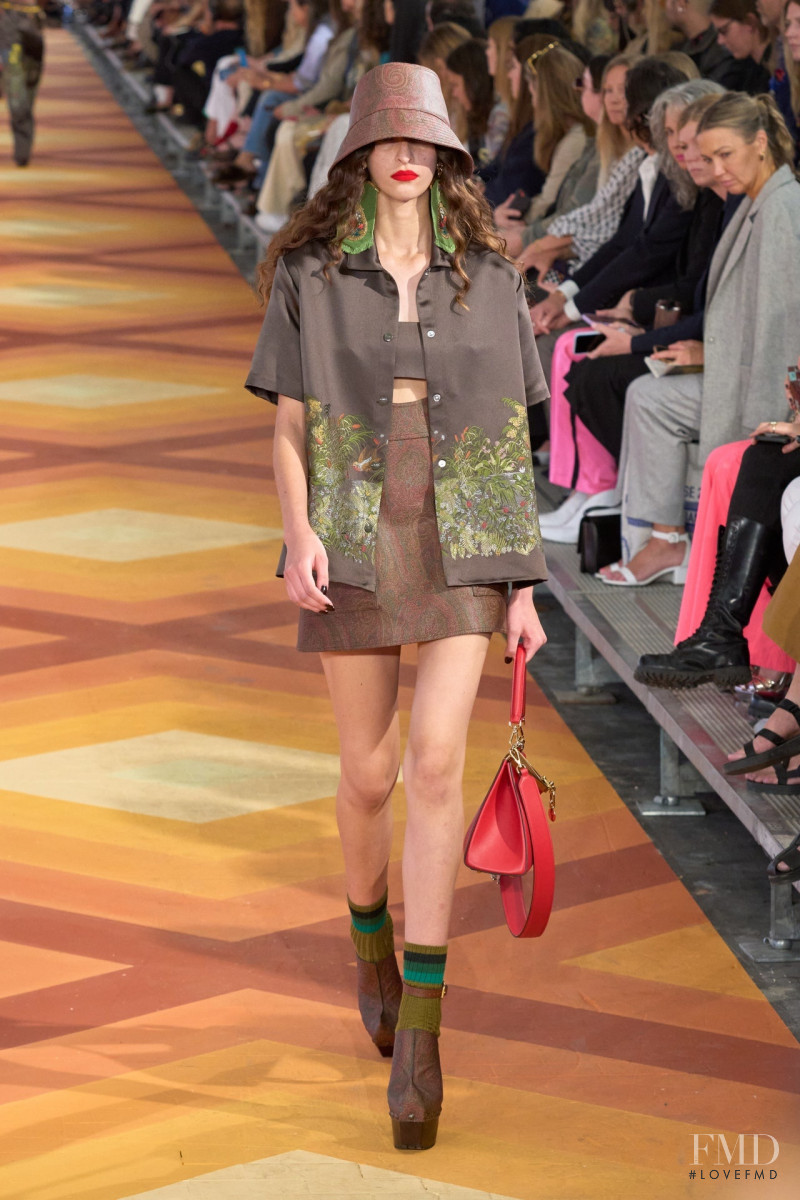 Gabrielly Antunes featured in  the Etro fashion show for Spring/Summer 2023