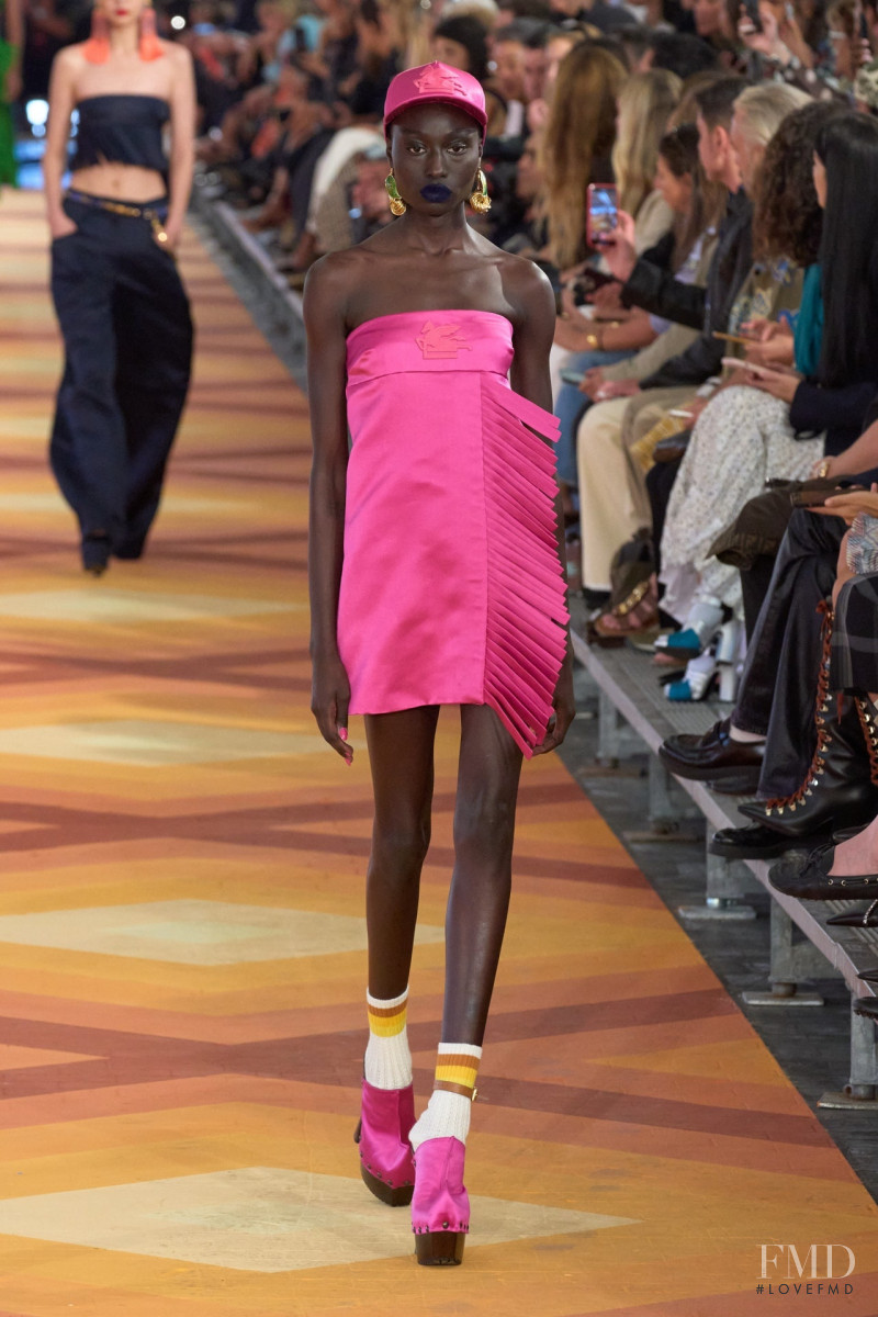 Nyagua Ruea featured in  the Etro fashion show for Spring/Summer 2023