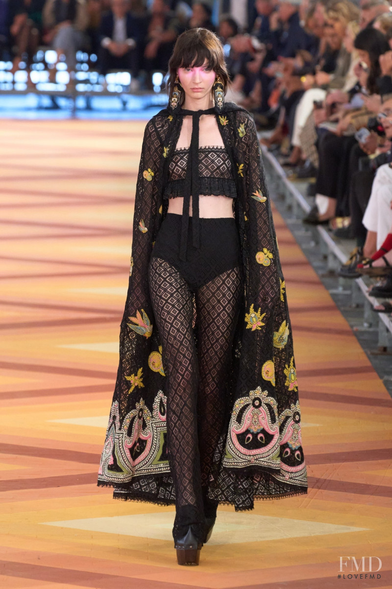 Eleonore Ghiuritan featured in  the Etro fashion show for Spring/Summer 2023