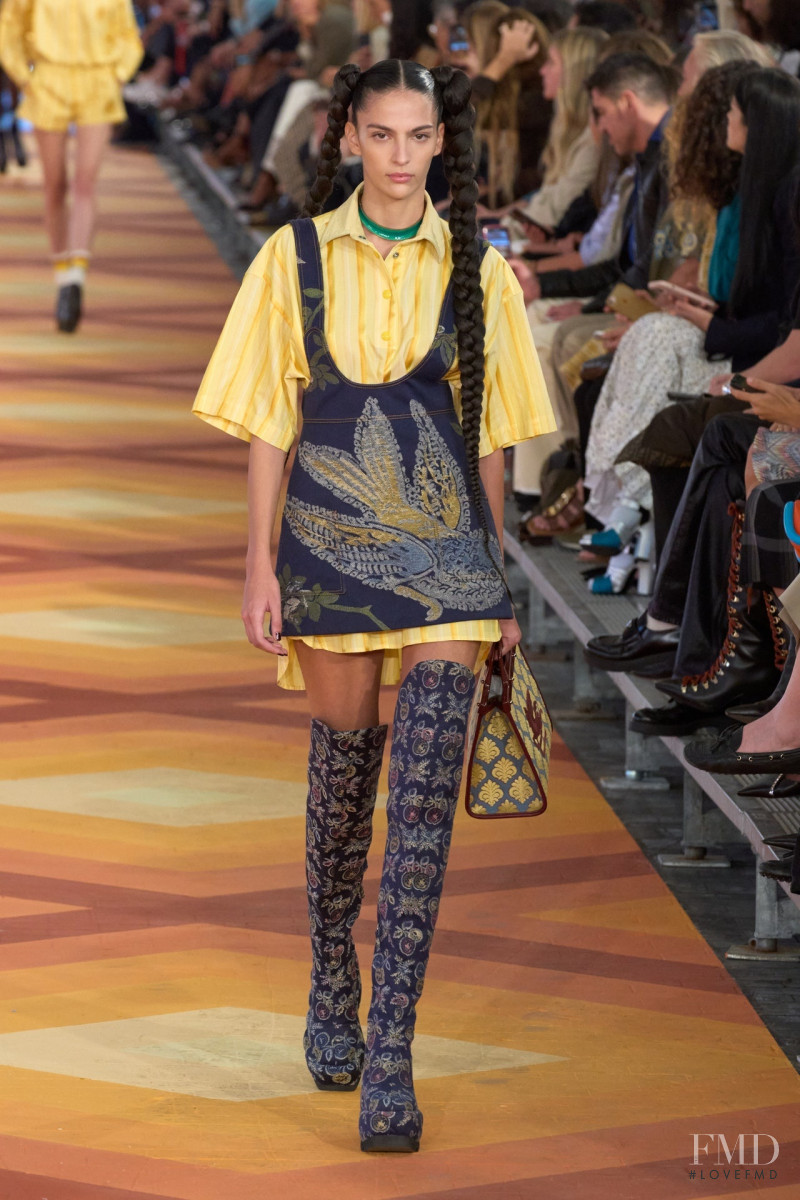 Africa Garcia featured in  the Etro fashion show for Spring/Summer 2023