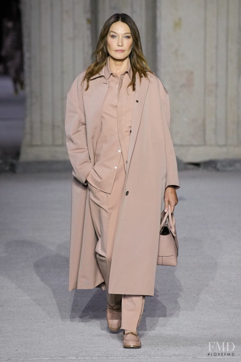 Carla Bruni featured in  the Tod\'s fashion show for Spring/Summer 2023