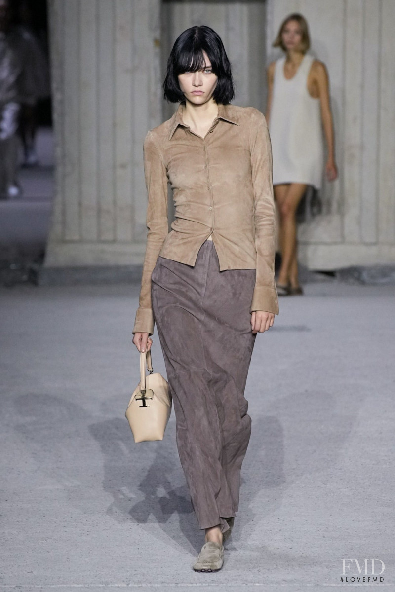Sofia Steinberg featured in  the Tod\'s fashion show for Spring/Summer 2023