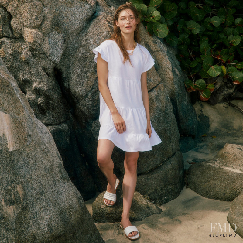 Grace Elizabeth featured in  the J.Crew advertisement for Summer 2022